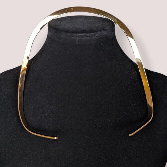 (2/$20) Vintage Gold Tone Flat Torque Collar Necklace - Picture 3 of 5